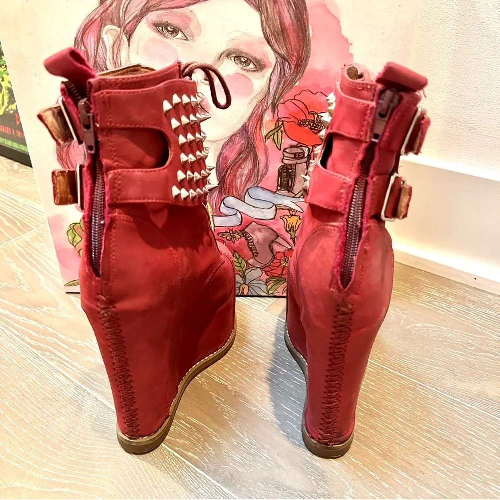 JEFFREY CAMPBELL Red Studded Women's Platform Boots W7 - Picture 2 of 4
